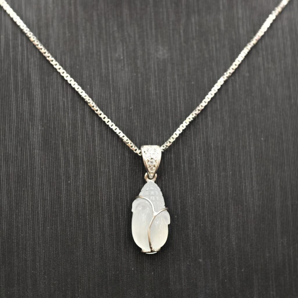 Mặt ngọc trái bắp khoá bạc