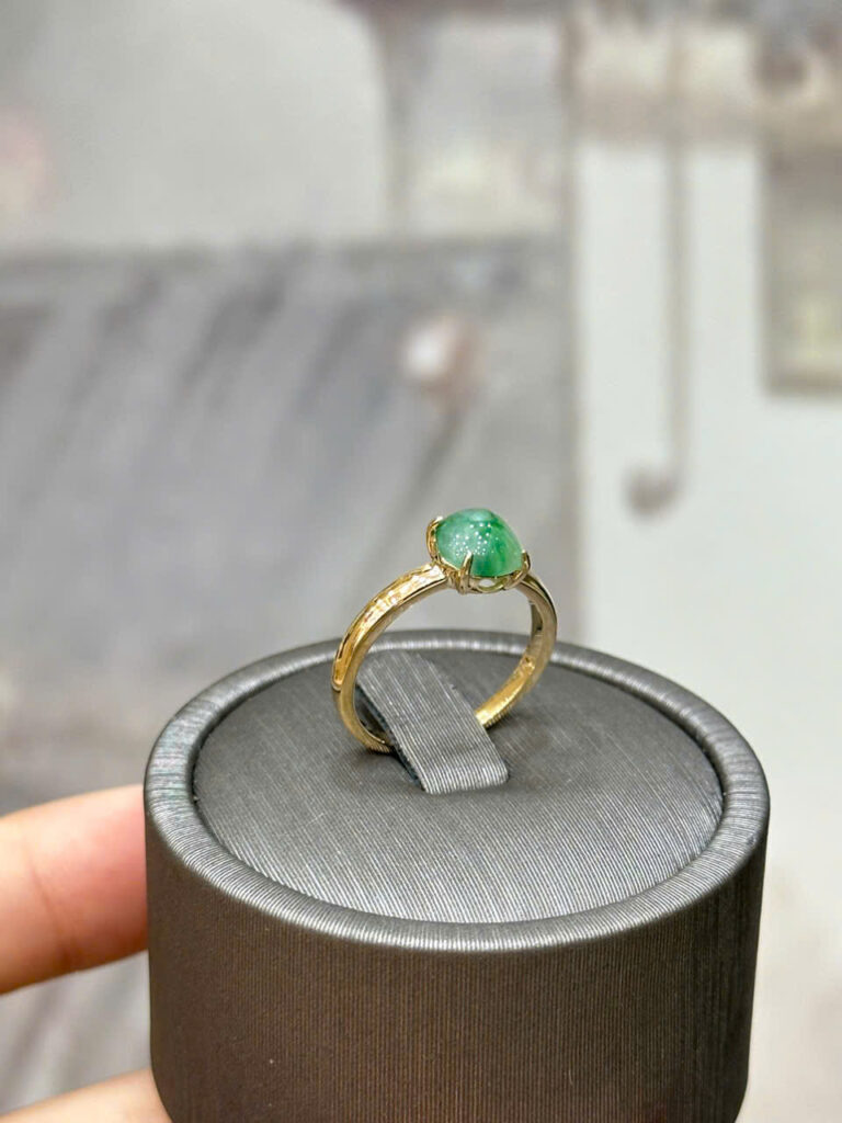 Nhẫn phỉ thúy đai trơn - NP008