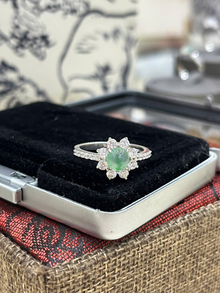 Nhẫn phỉ thuý hoa thiết kế - NP004