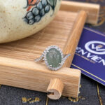 Nhẫn bạc ngọc phỉ thuý trứng cút viền full đá-NP075