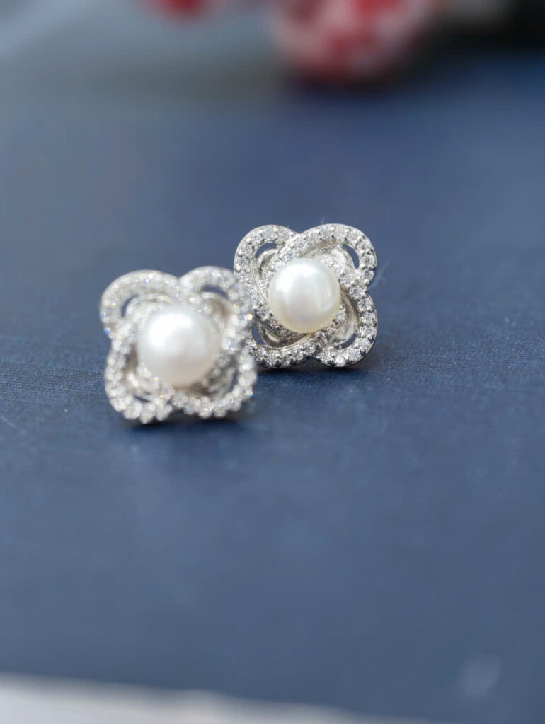 Bông tai bạc bốn cánh_ bánh men 7 li-BN178