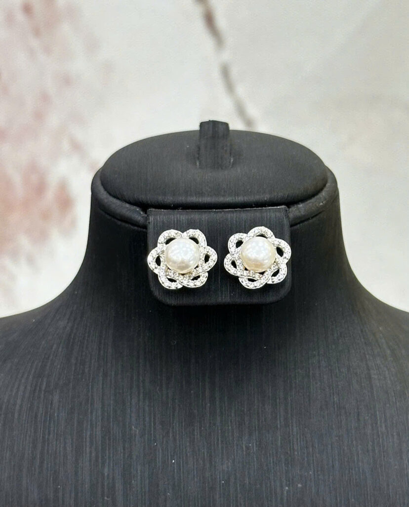 Bông tai mai hoa - ngọc bánh men 6mm-BN170