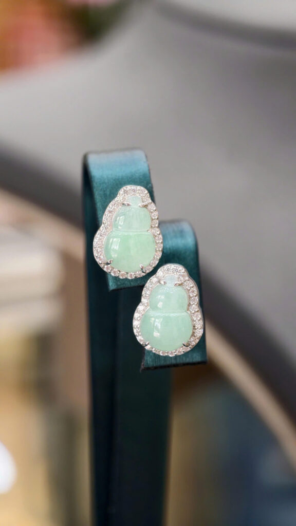 Bông tai ngọc phỉ thuý hồ lô xanh-BP072