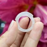 Nhẫn khối phỉ thuý bạch ngọc sơn thuỷ hoạ sắc