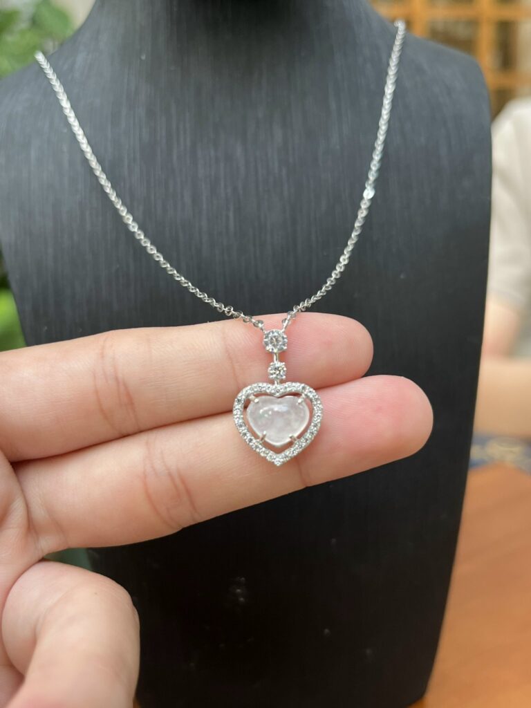 Dây chuyền phỉ thuý mặt trái tim bạch ngọc x S925