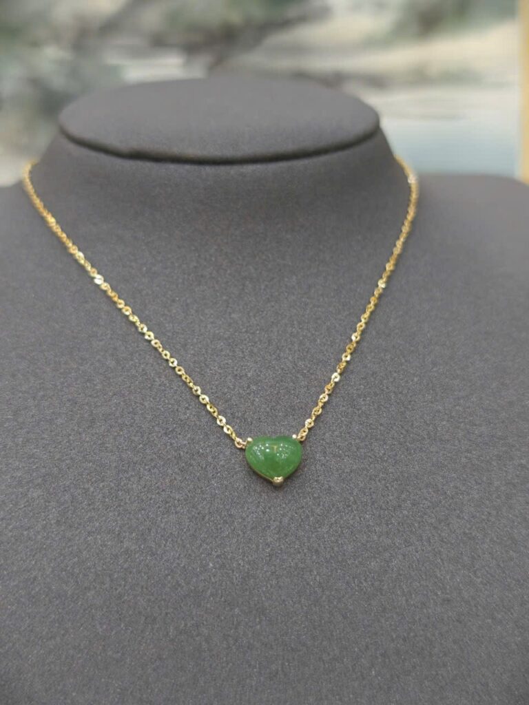 Dây chuyền phỉ thuý mặt trái tim xanh cay x G10k