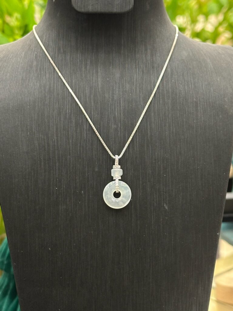 Dây chuyền phỉ thuý đồng điếu bạch ngọc kèm lõi