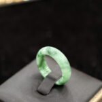 Nhẫn khối phỉ thuý đường kính 17.1mm chột 6.1mm