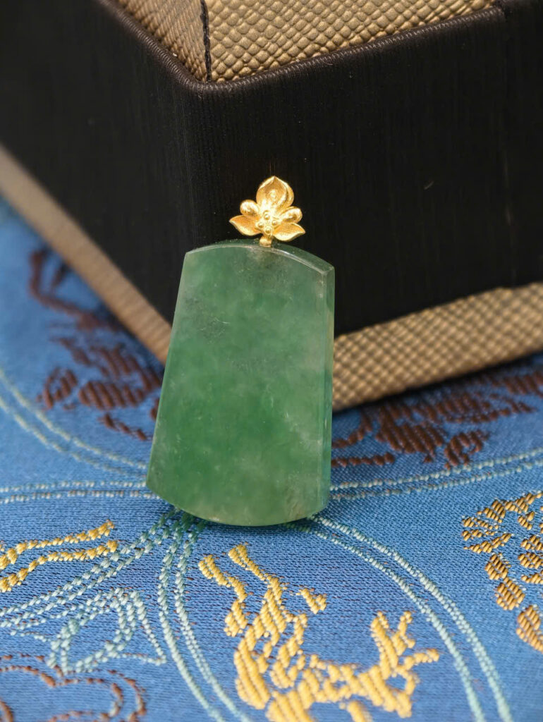 Vô sự bài vàng 18k kích thước -MP089