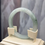 Vòng tay ngọc phỉ thuý hẹ điểm xanh (chột: 9.7mm , ni 49, 50)-VP020