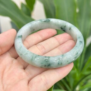 Vòng tay ngọc phỉ thuý phiêu hoa bay có điểm hoàng phỉ (ni 54,55,56) -VP31