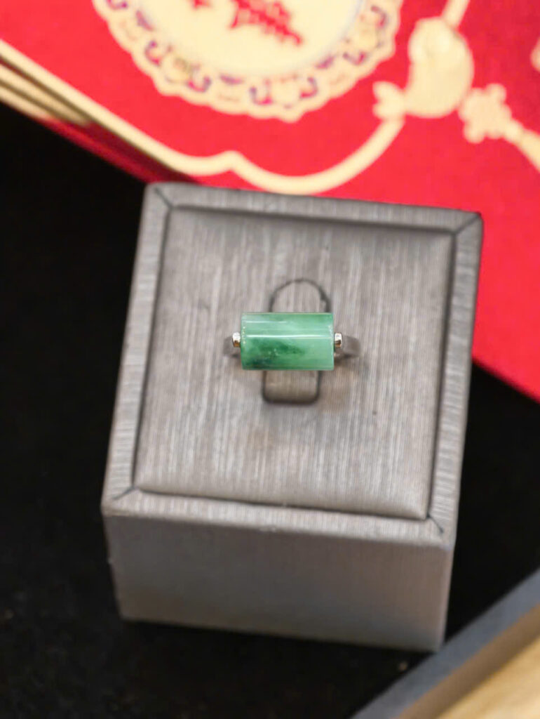 Nhẫn bạc ngọc phỉ thuý lu thống xanh lục-NP175