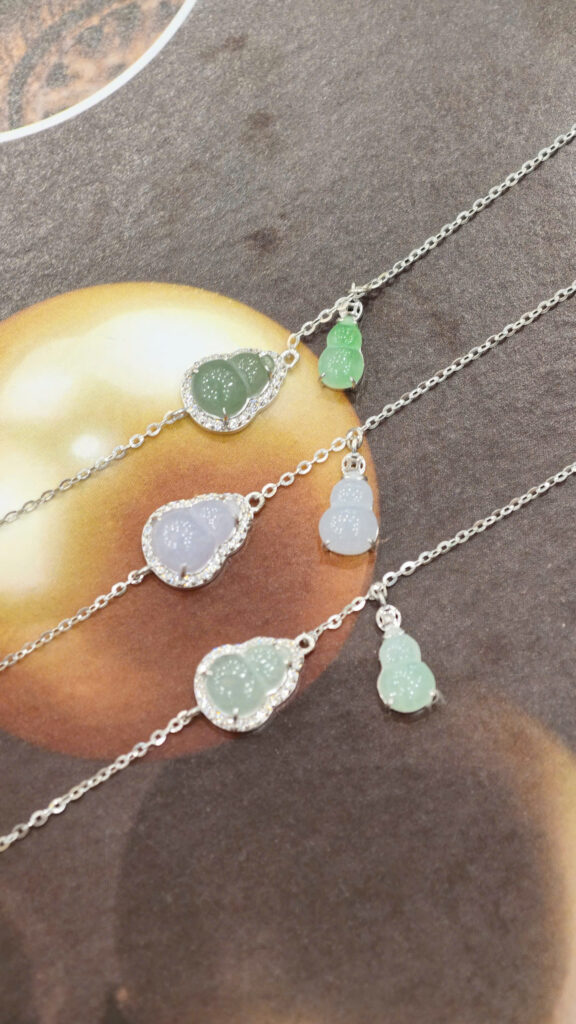 Lắc tay phỉ thuý hồ lô có charm hồ lô nhỏ-LP169