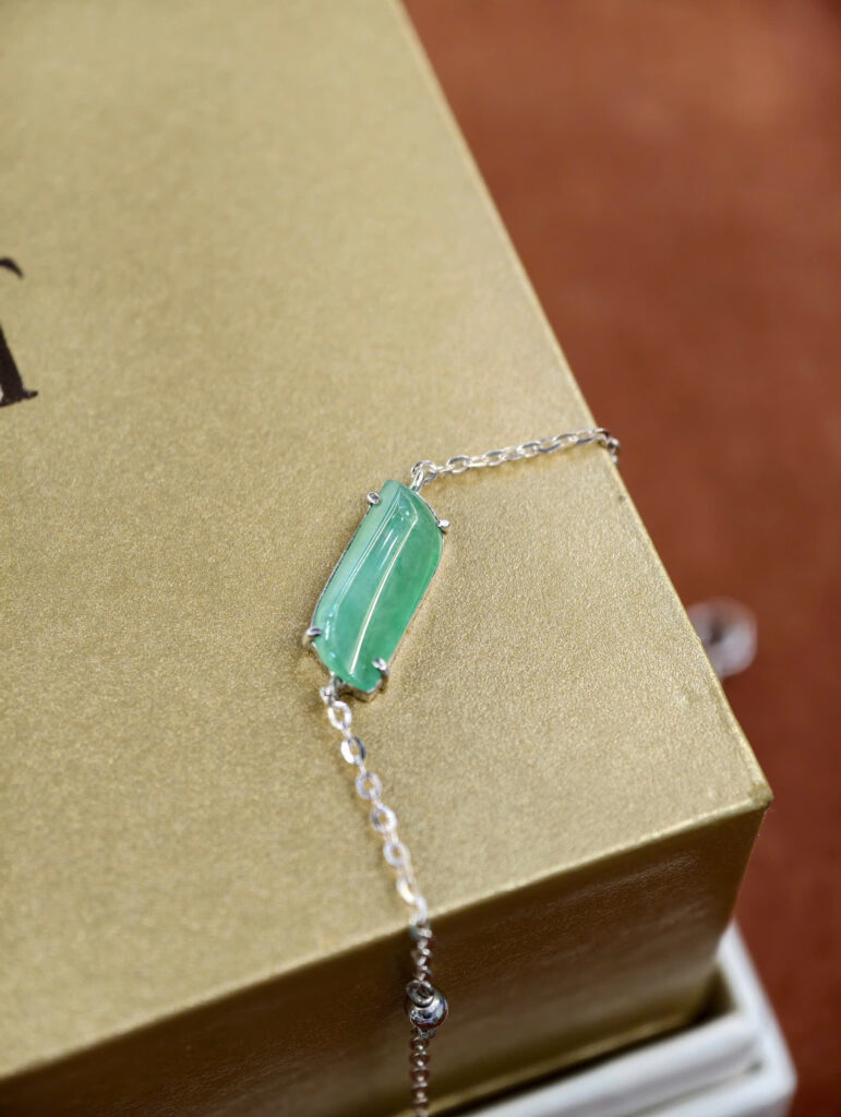 Lắc tay bạc ngọ phỉ thuý mắt ngựa xanh nhẹ -LP182